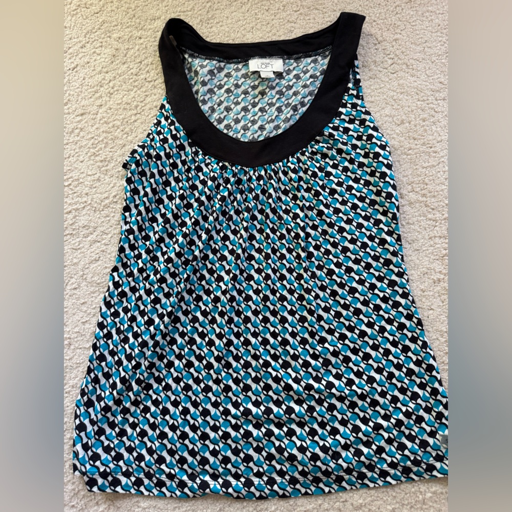 Geometric Patterned Sleeveless Top